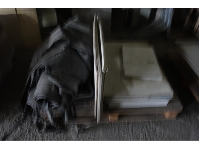 Grote partij diverse dakpannen - afbeelding 8 van  10