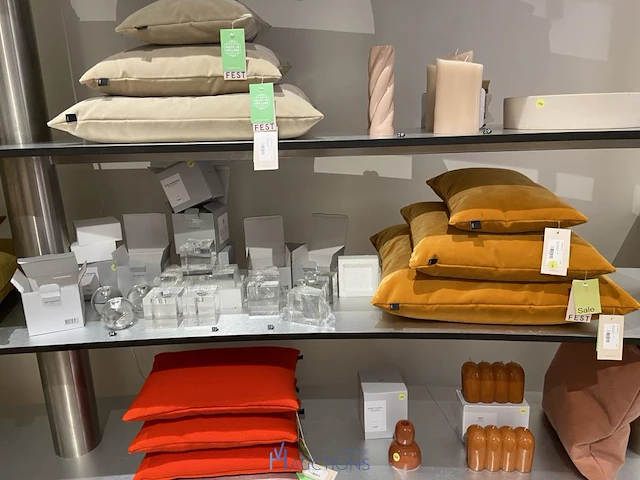 Grote partij diverse decoratie fest - afbeelding 21 van  25