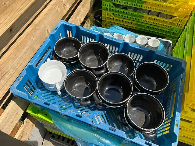 Grote partij diverse glaasjes, borden, tassen - afbeelding 15 van  27