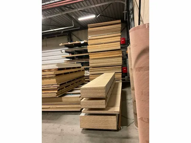 Grote partij diverse houten platen en houten werkbladen - afbeelding 6 van  18