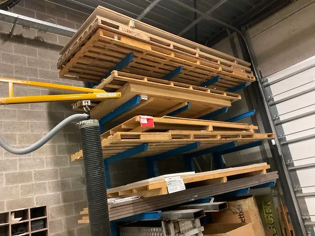 Grote partij diverse houten platen en houten werkbladen - afbeelding 10 van  18