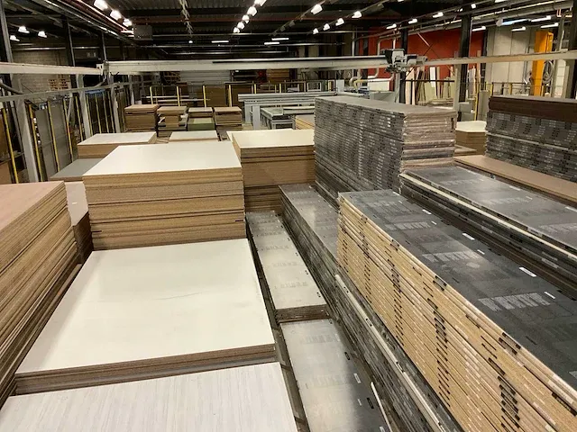 Grote partij diverse houten platen en houten werkbladen - afbeelding 11 van  18