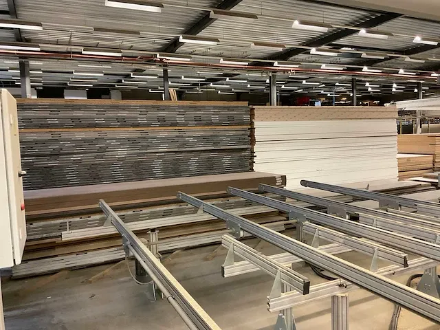 Grote partij diverse houten platen en houten werkbladen - afbeelding 13 van  18