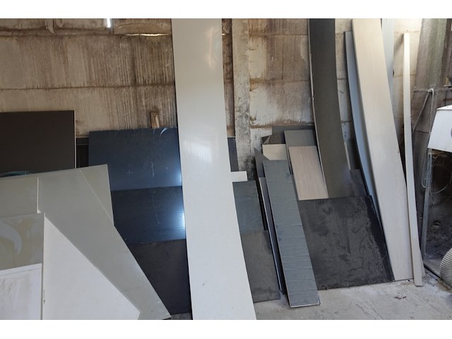 Grote partij diverse houten/plastic platen - afbeelding 6 van  10