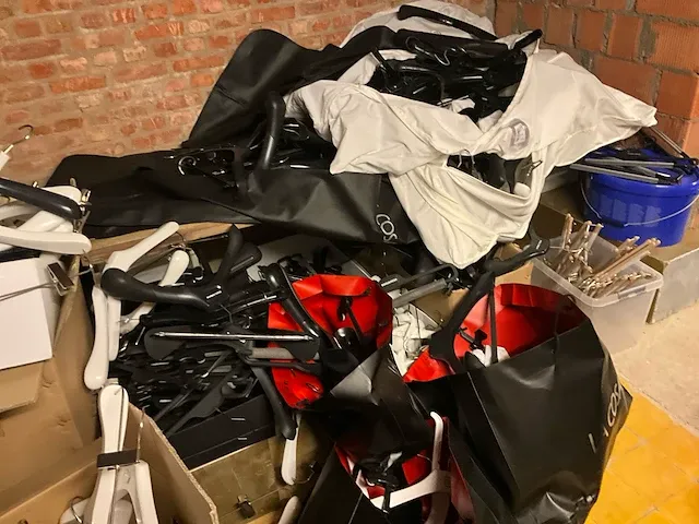 Grote partij diverse kapstokken - afbeelding 6 van  8