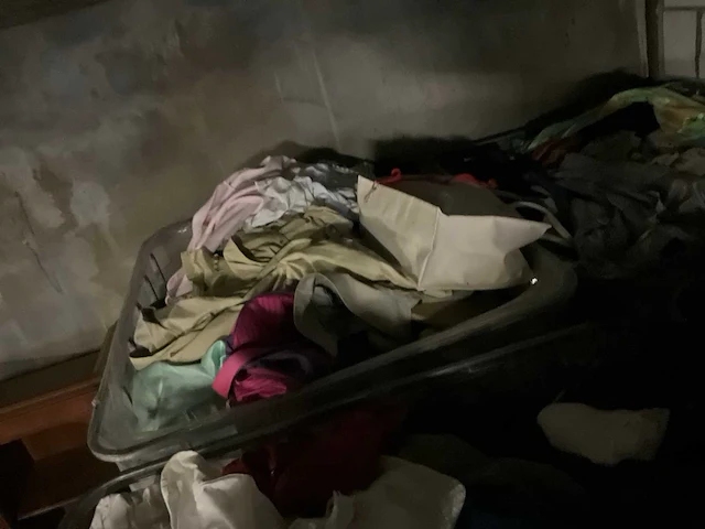 Grote partij diverse kleding - afbeelding 2 van  13