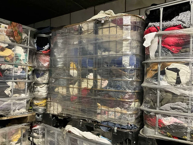 Grote partij diverse kleding - afbeelding 10 van  13