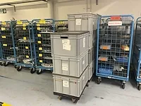 Grote partij diverse kunststof flacon houders - afbeelding 1 van  3