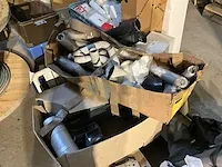 Grote partij diverse kunststoffen buizen en toebehoren - afbeelding 3 van  15