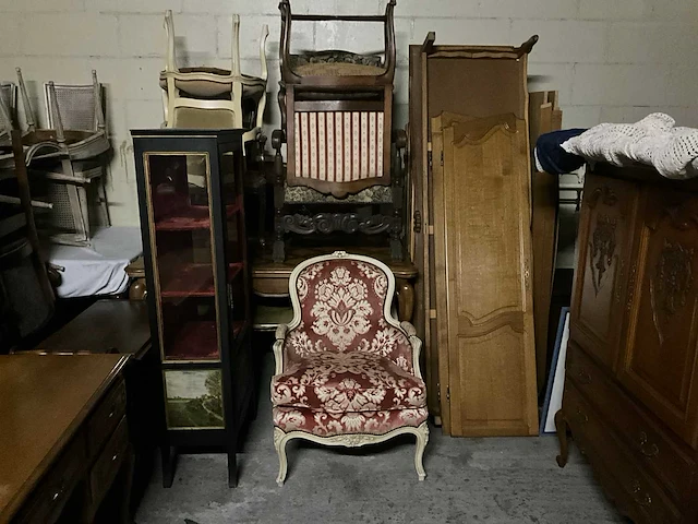 Grote partij diverse meubels en stoelen - afbeelding 4 van  40