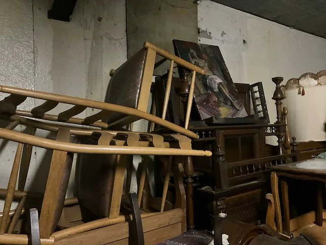 Grote partij diverse meubels en stoelen - afbeelding 13 van  40