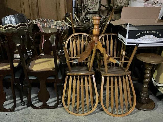 Grote partij diverse meubels en stoelen - afbeelding 27 van  40