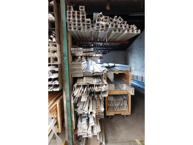 Grote partij diverse plastic glaslatten/profielen kömmerling - afbeelding 3 van  15