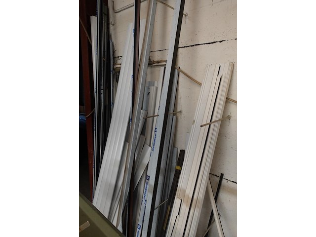 Grote partij diverse plastic glaslatten/profielen kömmerling - afbeelding 7 van  15