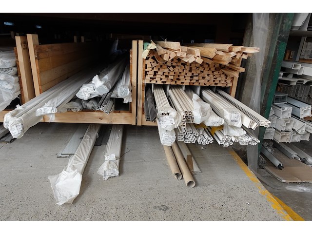 Grote partij diverse plastic glaslatten/profielen kömmerling - afbeelding 10 van  15