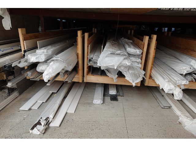 Grote partij diverse plastic glaslatten/profielen kömmerling - afbeelding 11 van  15