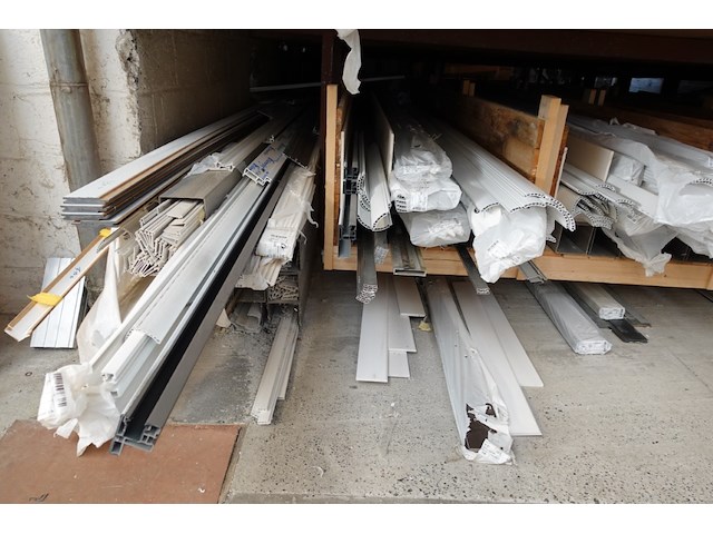 Grote partij diverse plastic glaslatten/profielen kömmerling - afbeelding 12 van  15
