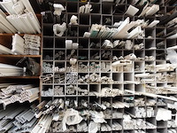 Grote partij diverse plastic glaslatten/profielen kömmerling - afbeelding 15 van  15