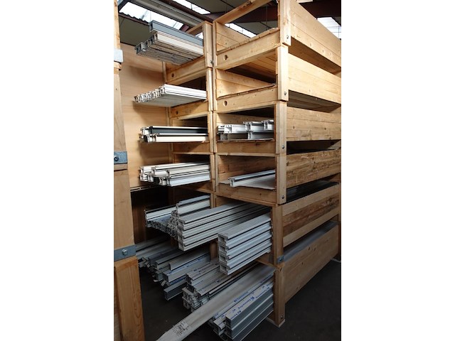 Grote partij diverse plastic raamprofielen kömmerling - afbeelding 5 van  7