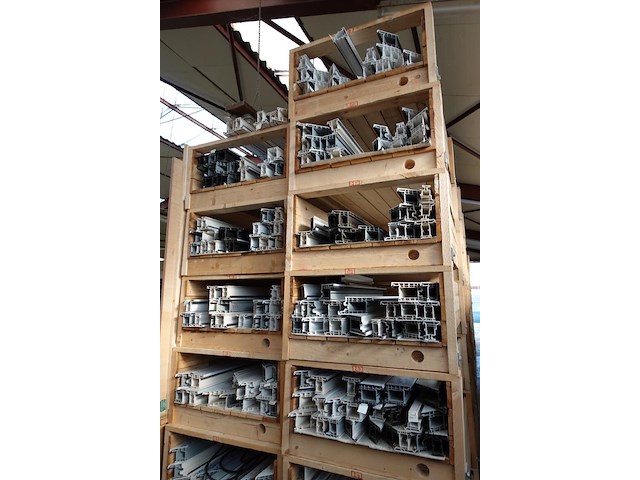 Grote partij diverse plastic raamprofielen kömmerling - afbeelding 7 van  7