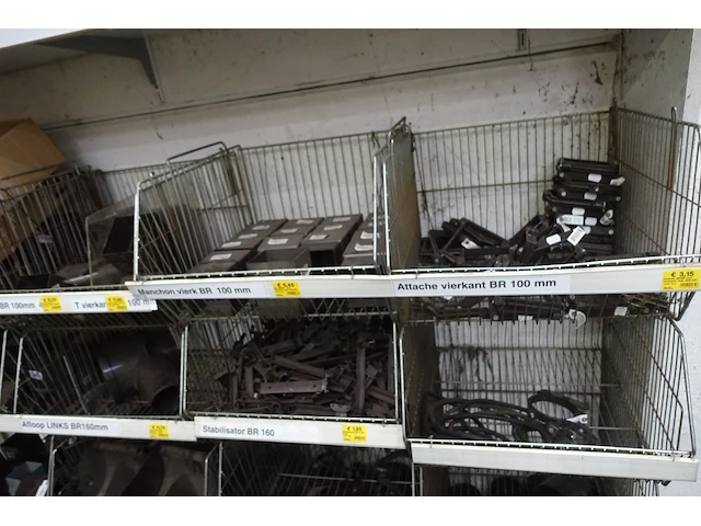 Grote partij diverse pvc - afbeelding 3 van  31