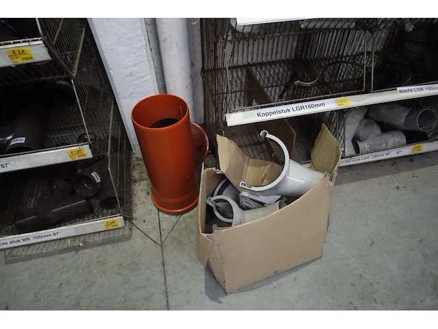 Grote partij diverse pvc - afbeelding 6 van  31