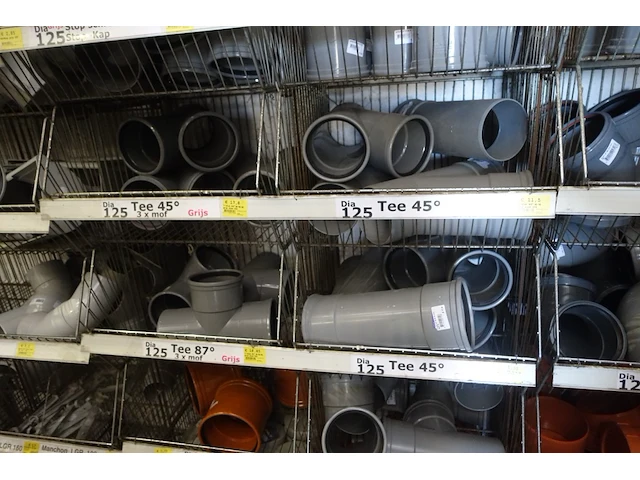 Grote partij diverse pvc - afbeelding 14 van  31