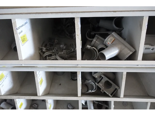 Grote partij diverse pvc - afbeelding 3 van  45