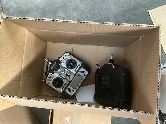 Grote partij diverse rc drones en helikopteronderdelen - afbeelding 4 van  22