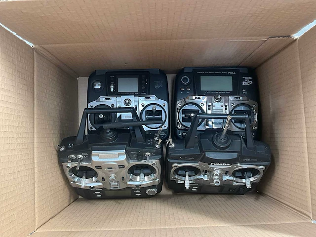 Grote partij diverse rc drones en helikopteronderdelen - afbeelding 10 van  22