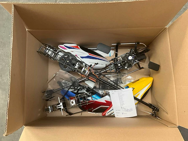 Grote partij diverse rc drones en helikopteronderdelen - afbeelding 11 van  22