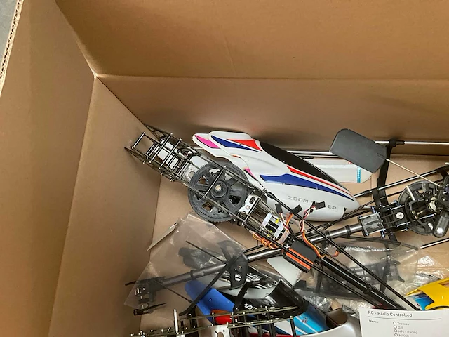 Grote partij diverse rc drones en helikopteronderdelen - afbeelding 13 van  22