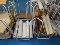 Grote partij diverse rekken met behangpapier - afbeelding 13 van  13