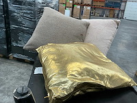 Grote partij diverse sierkussens - afbeelding 1 van  3