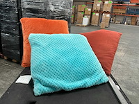 Grote partij diverse sierkussens - afbeelding 1 van  3