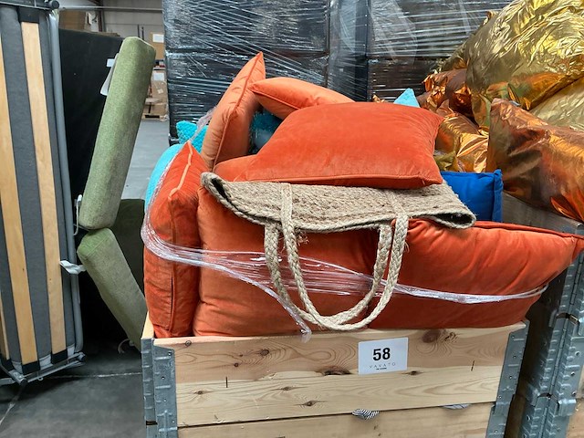 Grote partij diverse sierkussens - afbeelding 2 van  3