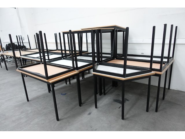 Grote partij diverse tafels - afbeelding 4 van  9