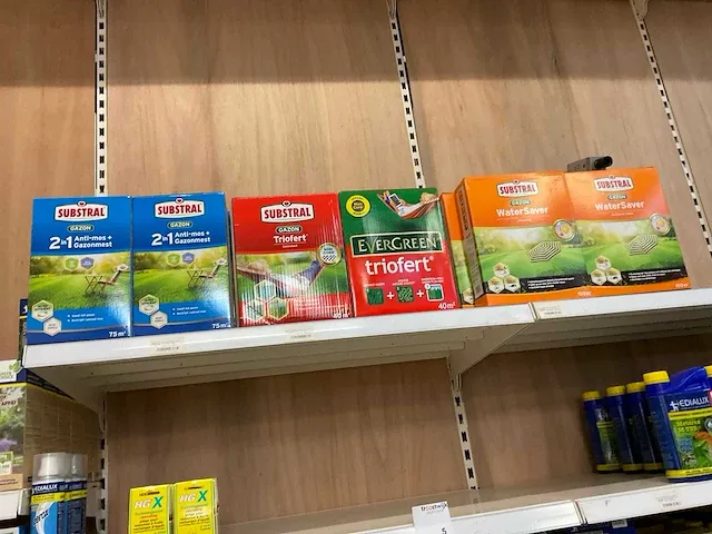 Grote partij diverse tuinprodukten - afbeelding 4 van  18