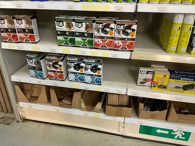 Grote partij diverse tuinprodukten - afbeelding 6 van  18