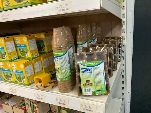Grote partij diverse tuinprodukten - afbeelding 12 van  18
