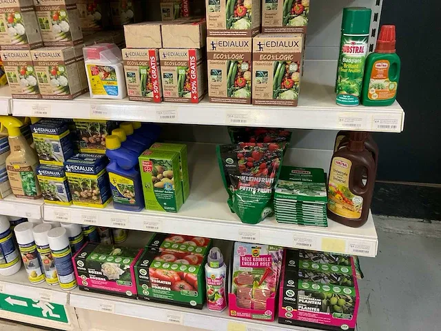 Grote partij diverse tuinprodukten - afbeelding 15 van  18
