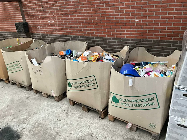 Grote partij diversen - afbeelding 1 van  62