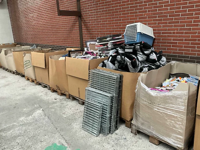 Grote partij diversen - afbeelding 1 van  60