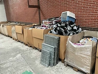 Grote partij diversen - afbeelding 1 van  60