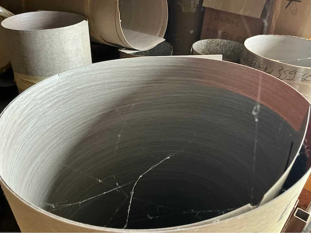 Grote partij formica materiaal en afplakbandjes. - afbeelding 4 van  17