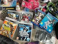 Grote partij gaming accessoires/collectables - afbeelding 2 van  55