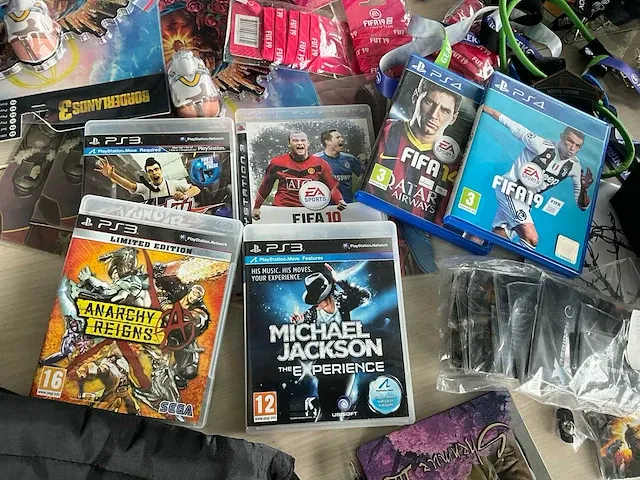 Grote partij gaming accessoires/collectables - afbeelding 30 van  55