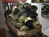 Grote partij gebruikte brandweer helmen (zonder bak) - afbeelding 2 van  3