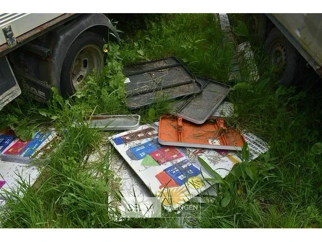 Grote partij gebruikte verkeersborden - afbeelding 8 van  9