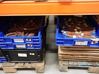 Grote partij grijpbakken elektrische kabels - afbeelding 5 van  31